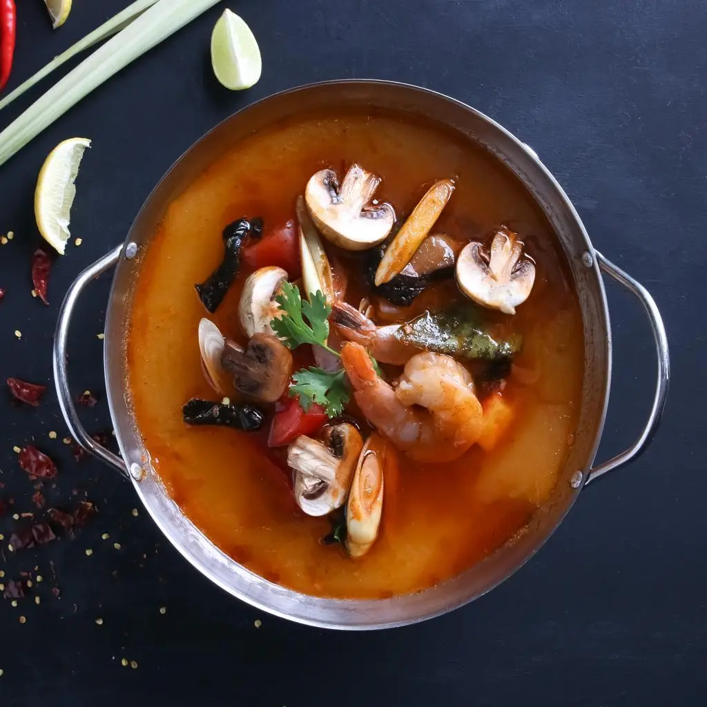 شوربة توم يام بالجمبري